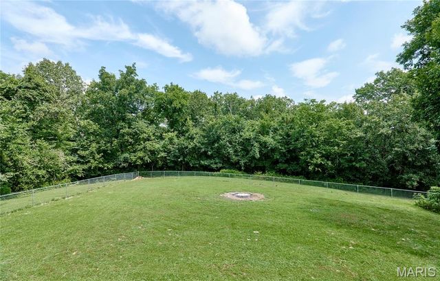 301 Country View Drive, Winfield, MO 63389