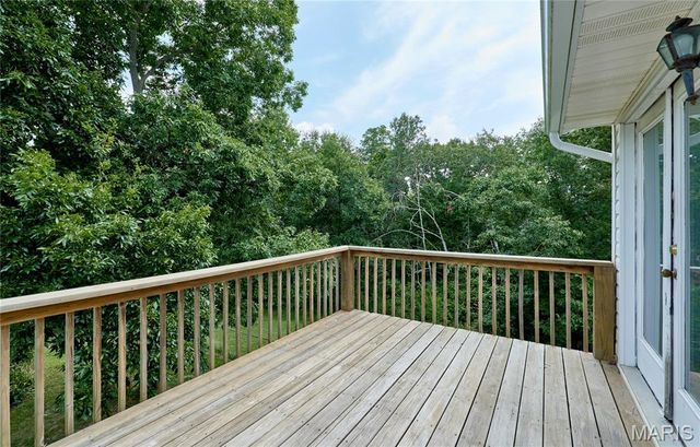 301 Country View Drive, Winfield, MO 63389