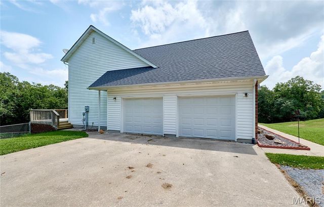 301 Country View Drive, Winfield, MO 63389