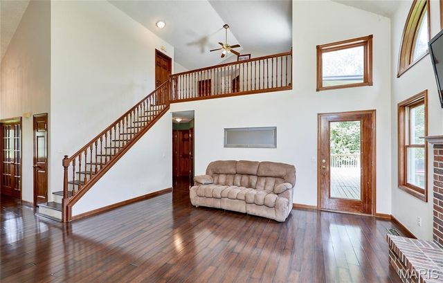 301 Country View Drive, Winfield, MO 63389