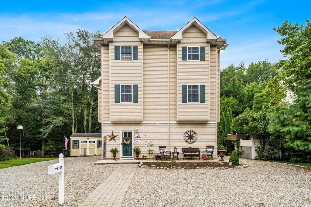 307 Cedar Drive, Lanoka Harbor, NJ 08734