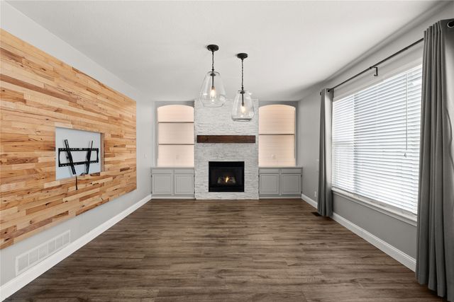 1001 SE Crawford Court, Ankeny, IA 50021