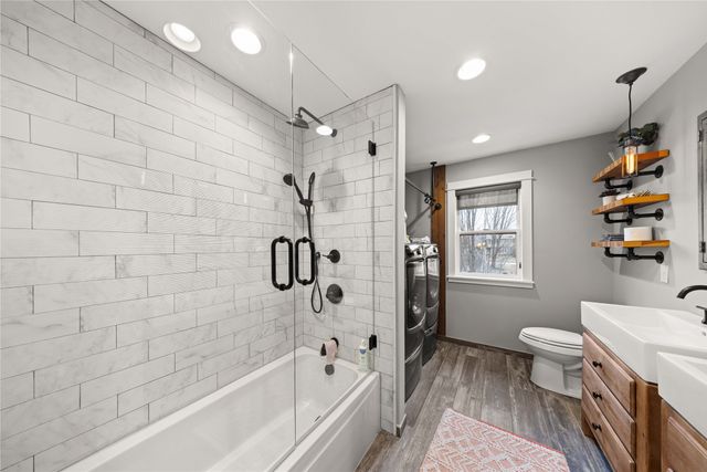 1001 SE Crawford Court, Ankeny, IA 50021