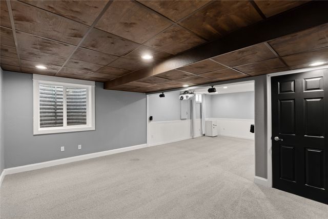 1001 SE Crawford Court, Ankeny, IA 50021