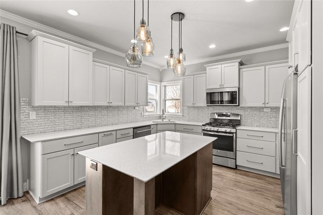 1001 SE Crawford Court, Ankeny, IA 50021