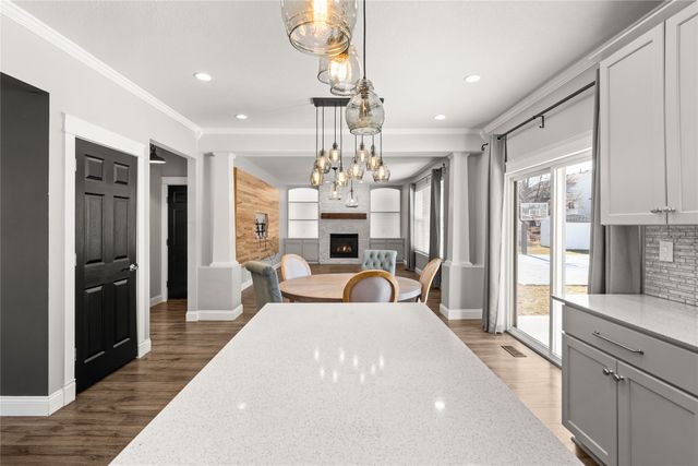 1001 SE Crawford Court, Ankeny, IA 50021