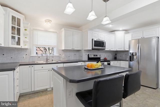 69 S MAIN ST, Stewartstown, PA 17363