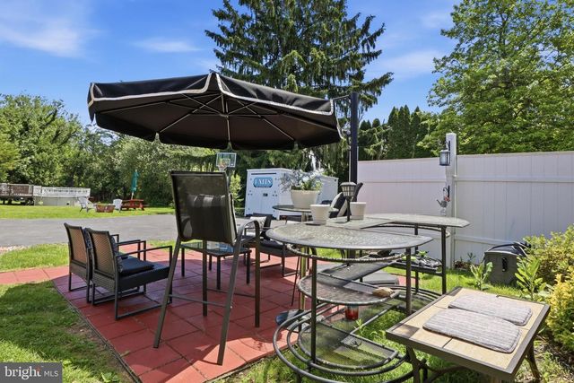 69 S MAIN ST, Stewartstown, PA 17363