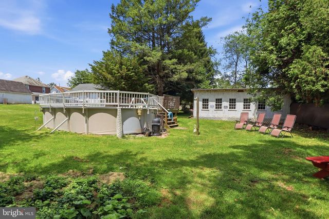 69 S MAIN ST, Stewartstown, PA 17363