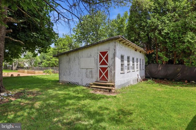 69 S MAIN ST, Stewartstown, PA 17363