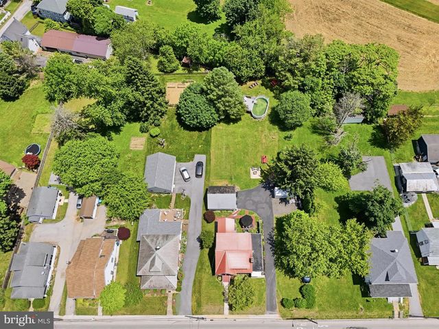69 S MAIN ST, Stewartstown, PA 17363