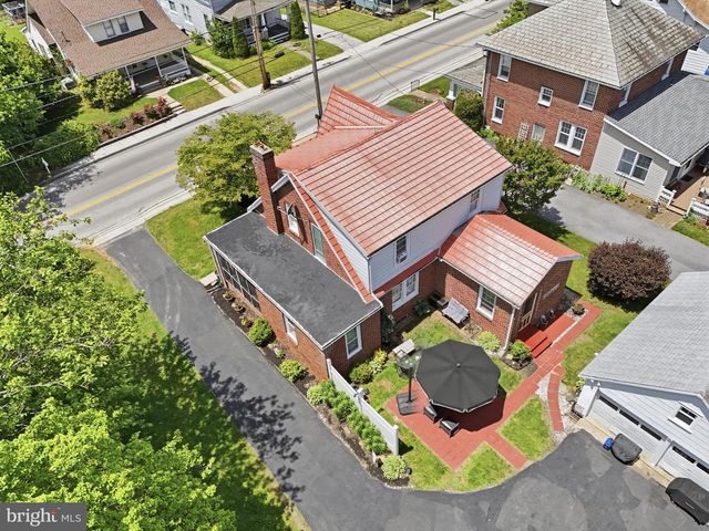 69 S MAIN ST, Stewartstown, PA 17363