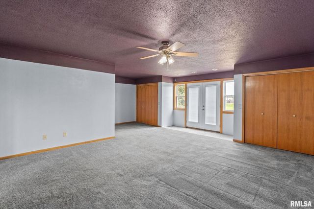 1527 11TH Street, Dewitt, IA 52742