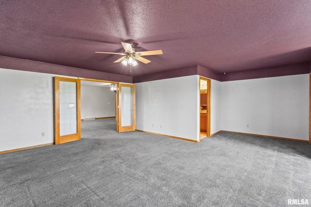 1527 11TH Street, Dewitt, IA 52742