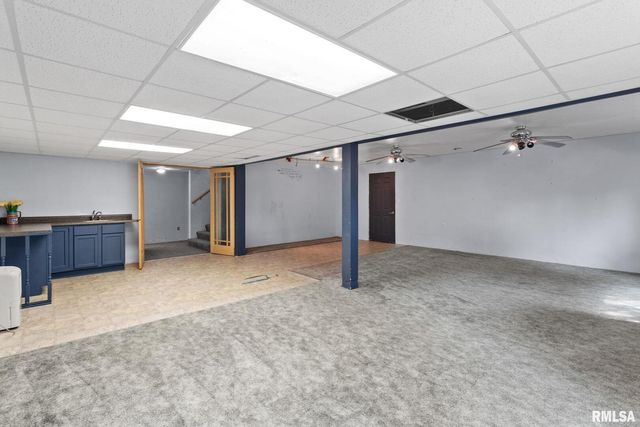 1527 11TH Street, Dewitt, IA 52742