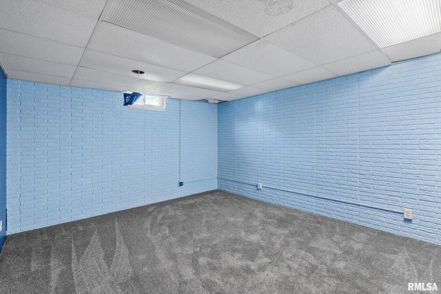 1527 11TH Street, Dewitt, IA 52742