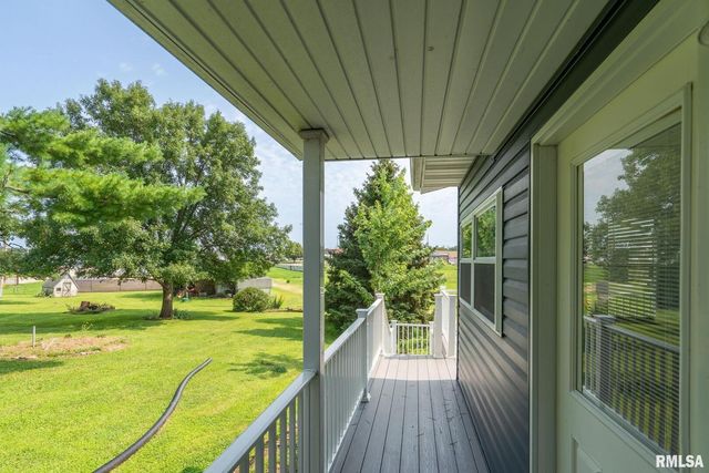 1527 11TH Street, Dewitt, IA 52742