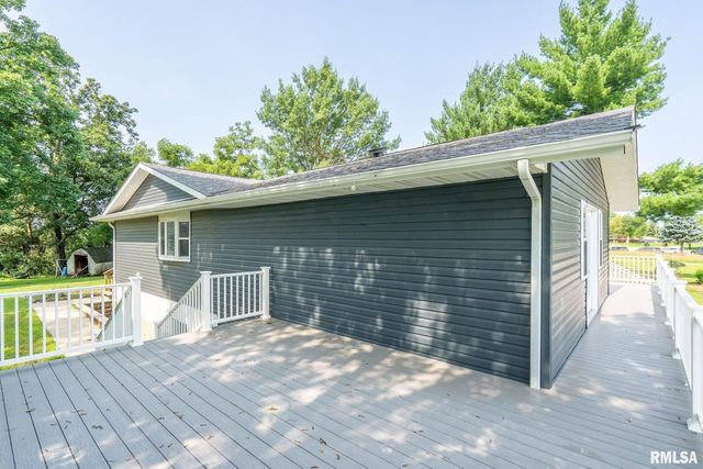 1527 11TH Street, Dewitt, IA 52742