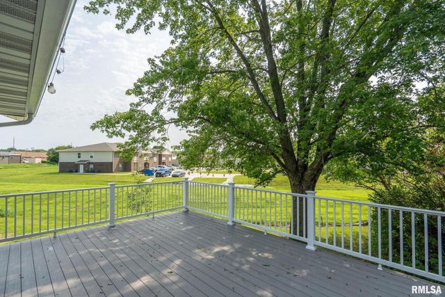 1527 11TH Street, Dewitt, IA 52742