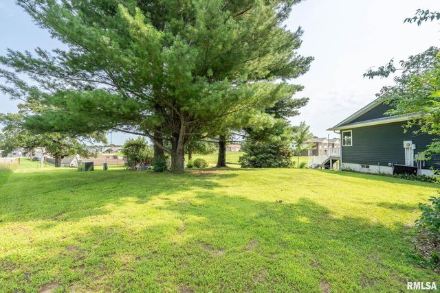 1527 11TH Street, Dewitt, IA 52742