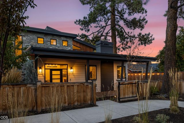 1230 NW Hartford Avenue, Bend, OR 97703