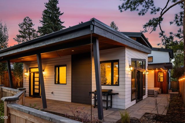 1230 NW Hartford Avenue, Bend, OR 97703