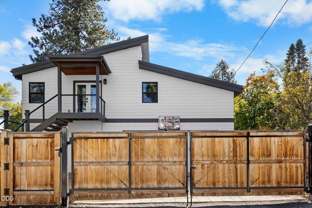 1230 NW Hartford Avenue, Bend, OR 97703
