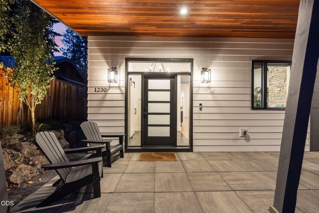 1230 NW Hartford Avenue, Bend, OR 97703