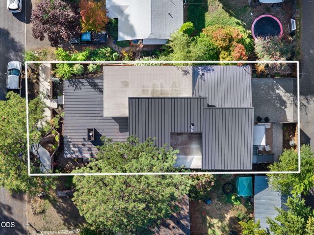 1230 NW Hartford Avenue, Bend, OR 97703