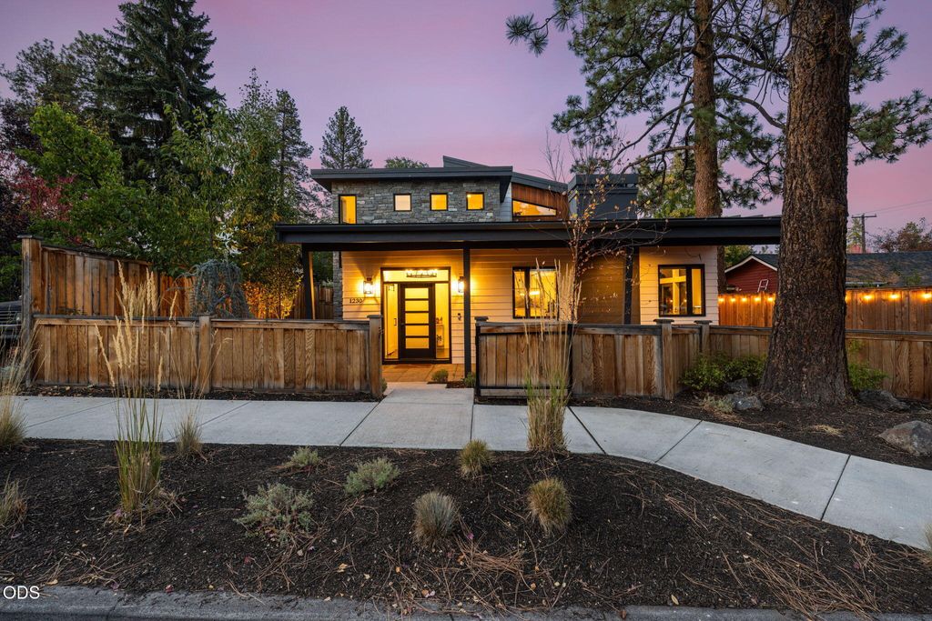 1230 NW Hartford Avenue, Bend, OR 97703