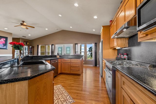 13555 Jessica Way, Browns Valley, CA 95918