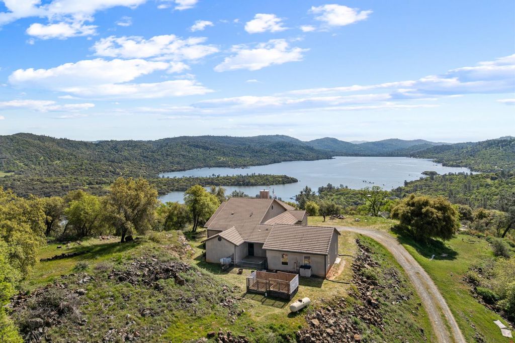 13555 Jessica Way, Browns Valley, CA 95918