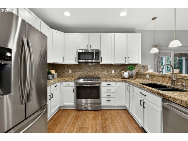 17000 Nw GABLES CREEK Ln, Beaverton, OR 97006