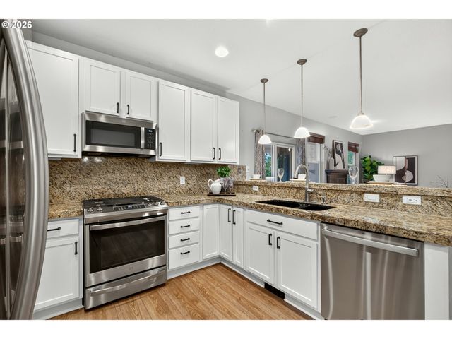 17000 Nw GABLES CREEK Ln, Beaverton, OR 97006