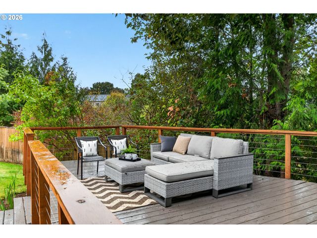 17000 Nw GABLES CREEK Ln, Beaverton, OR 97006