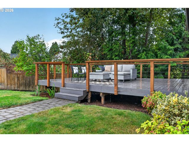 17000 Nw GABLES CREEK Ln, Beaverton, OR 97006