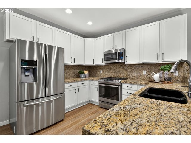 17000 Nw GABLES CREEK Ln, Beaverton, OR 97006