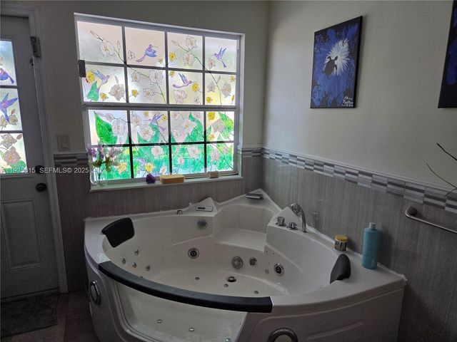 301 SW 5TH ST, Hallandale Beach, FL 33009