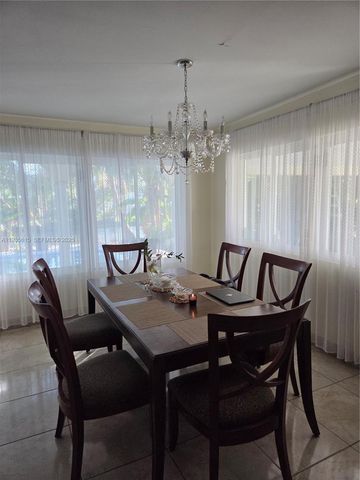 301 SW 5TH ST, Hallandale Beach, FL 33009