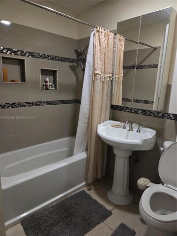 301 SW 5TH ST, Hallandale Beach, FL 33009