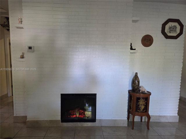 301 SW 5TH ST, Hallandale Beach, FL 33009