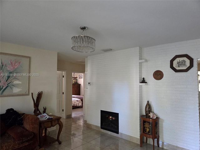 301 SW 5TH ST, Hallandale Beach, FL 33009