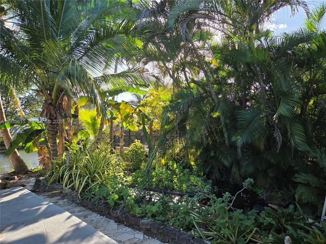 301 SW 5TH ST, Hallandale Beach, FL 33009