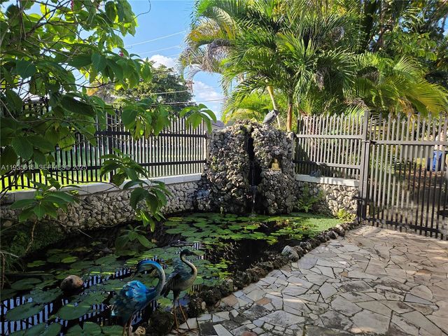 301 SW 5TH ST, Hallandale Beach, FL 33009