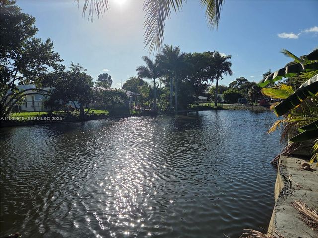 301 SW 5TH ST, Hallandale Beach, FL 33009