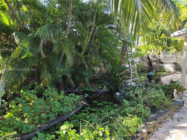 301 SW 5TH ST, Hallandale Beach, FL 33009