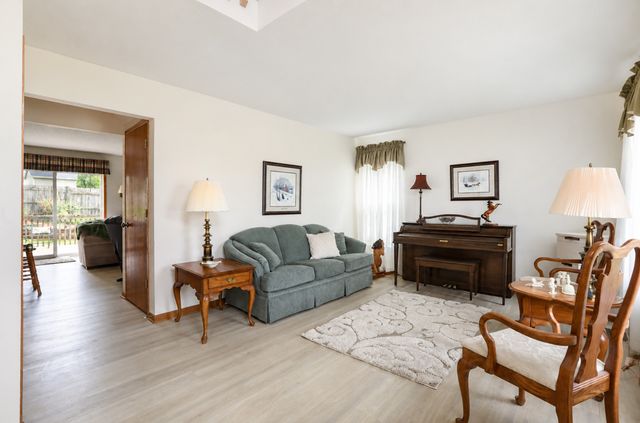 5091 Plumwood Drive, West Des Moines, IA 50265