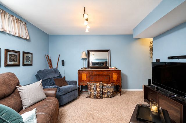 5091 Plumwood Drive, West Des Moines, IA 50265