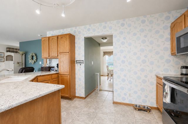 5091 Plumwood Drive, West Des Moines, IA 50265