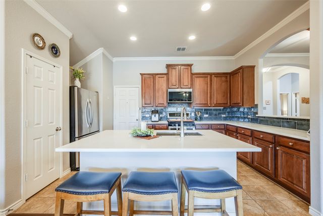 15625 Gatehouse Drive, Fort Worth, TX 76262